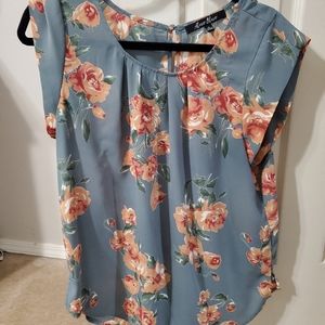 Womens M Short Sleeve Blouse